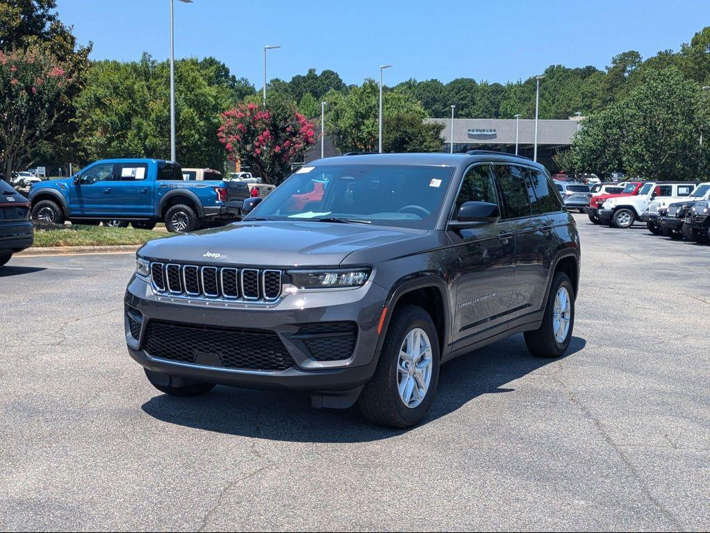 new 2025 Jeep Grand Cherokee car, priced at $38,885