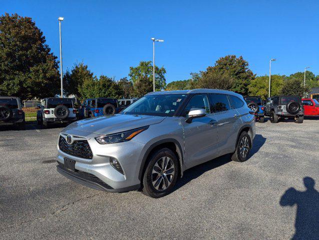 used 2022 Toyota Highlander car, priced at $30,977