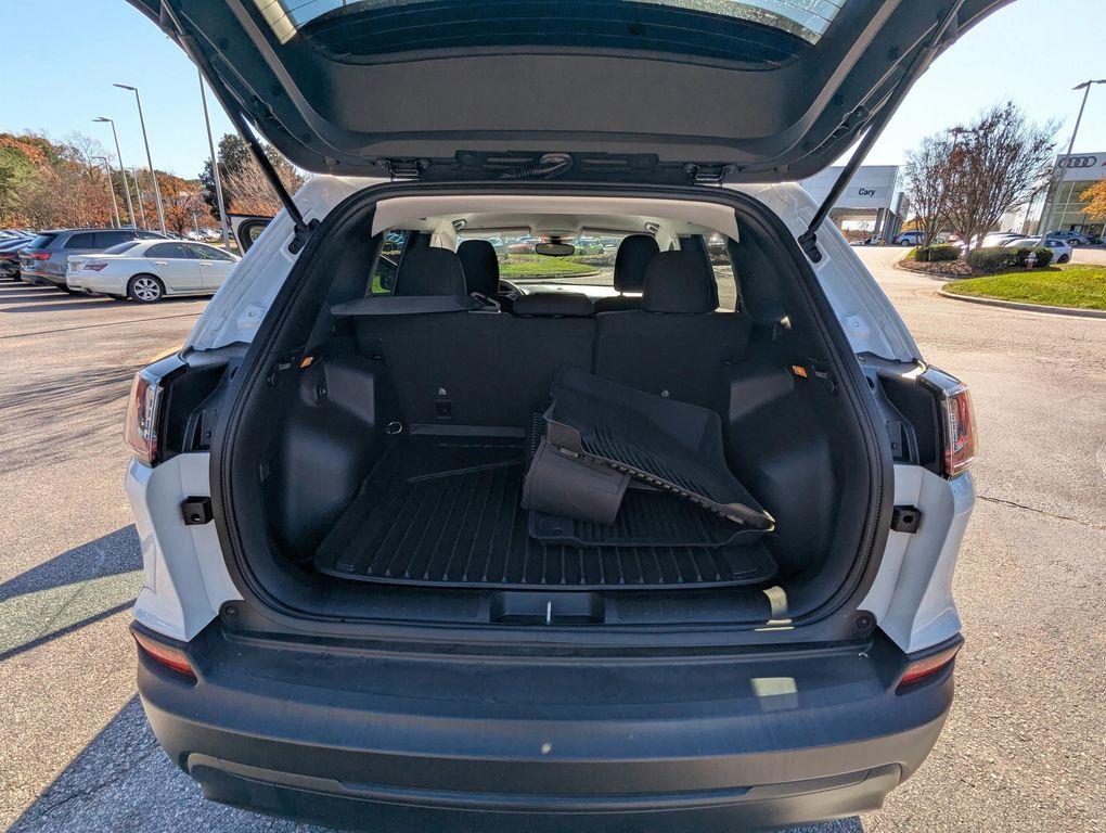 used 2021 Jeep Cherokee car, priced at $18,677