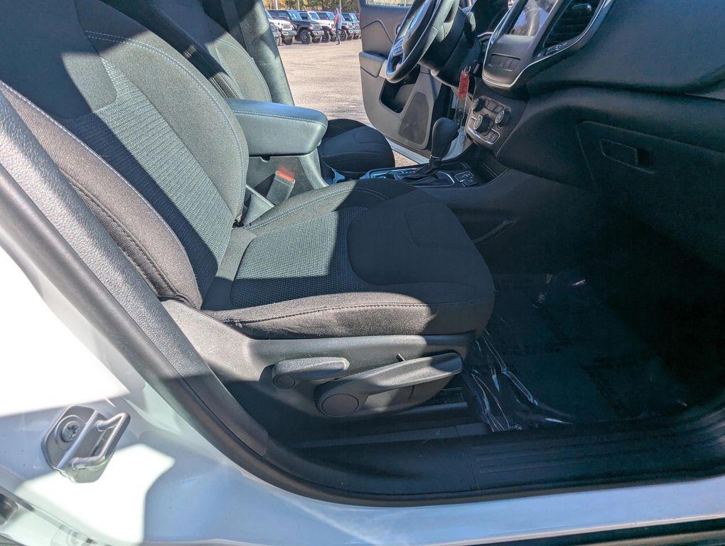 used 2021 Jeep Cherokee car, priced at $18,677