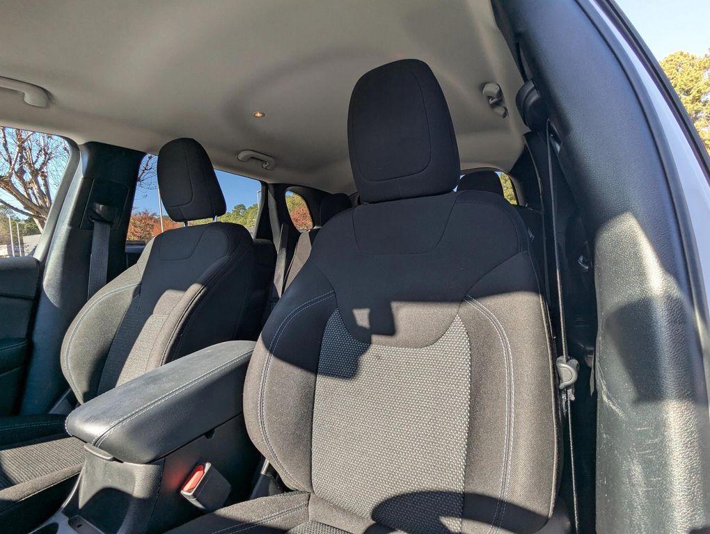 used 2021 Jeep Cherokee car, priced at $18,677