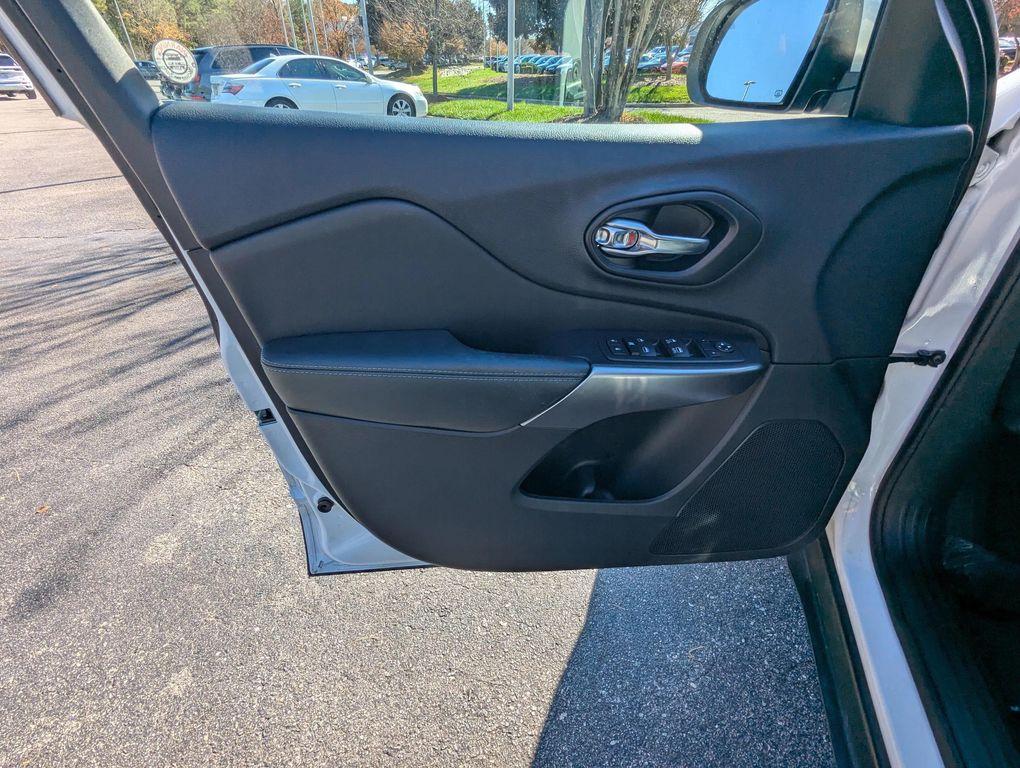 used 2021 Jeep Cherokee car, priced at $18,677