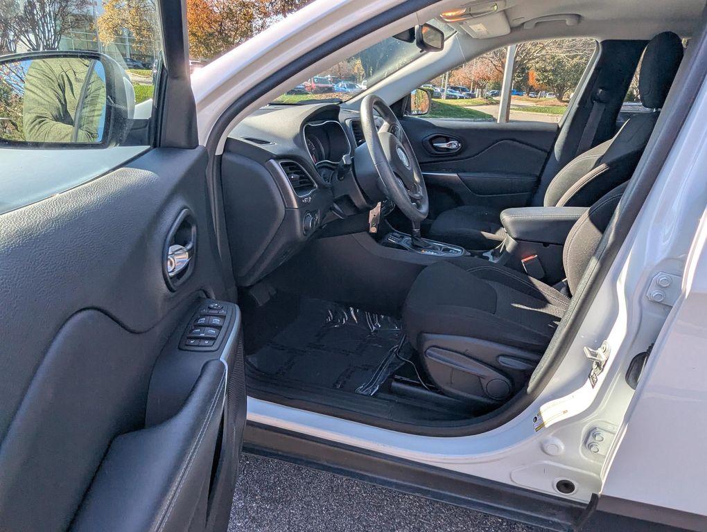 used 2021 Jeep Cherokee car, priced at $18,677