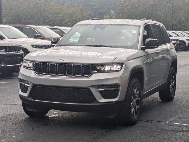 new 2025 Jeep Grand Cherokee car, priced at $50,805