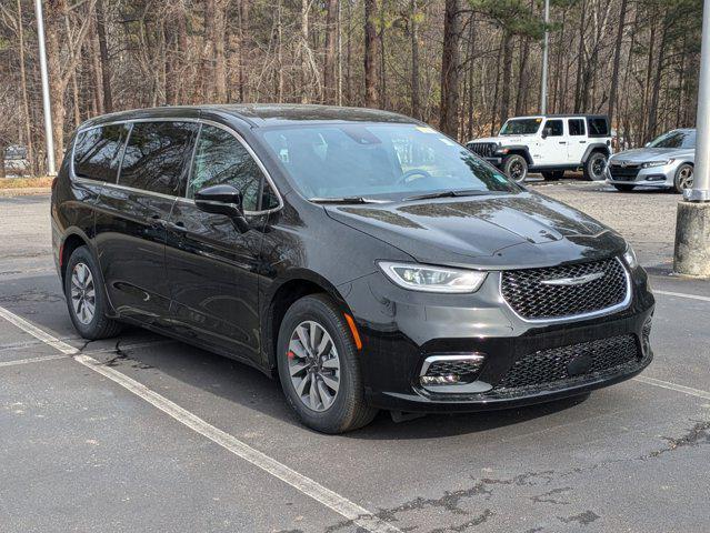 new 2025 Chrysler Pacifica Hybrid car, priced at $48,460