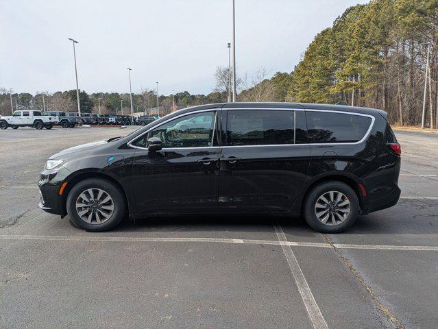 new 2025 Chrysler Pacifica Hybrid car, priced at $48,460