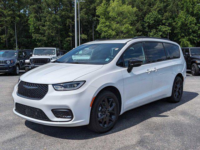 new 2024 Chrysler Pacifica car, priced at $54,715