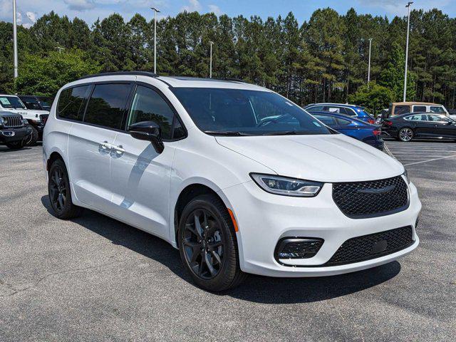 new 2024 Chrysler Pacifica car, priced at $54,715