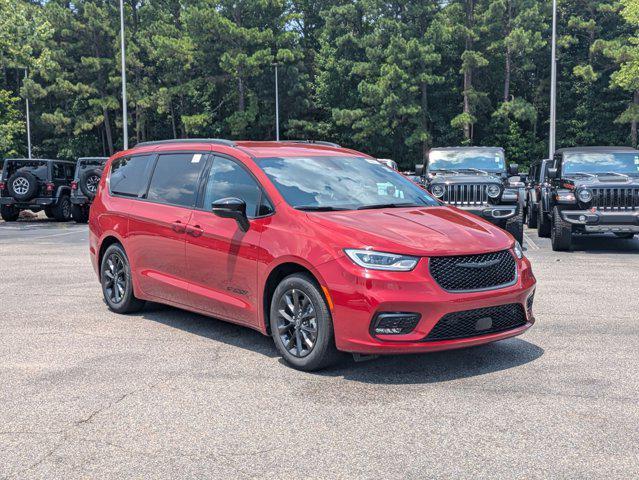 new 2025 Chrysler Pacifica car, priced at $49,844
