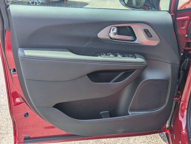 new 2025 Chrysler Pacifica car, priced at $49,844