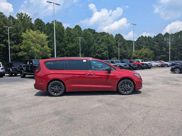 new 2025 Chrysler Pacifica car, priced at $49,844