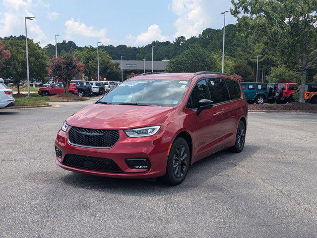 new 2025 Chrysler Pacifica car, priced at $49,844