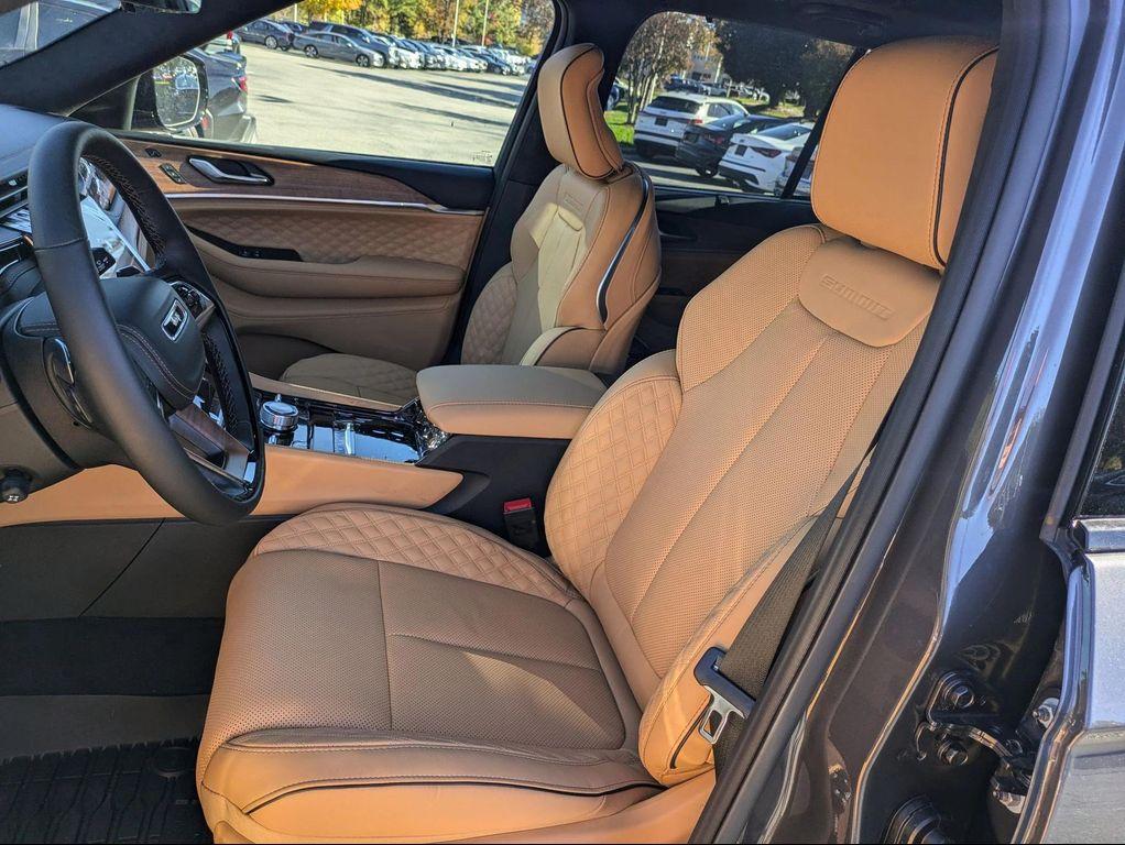 new 2025 Jeep Grand Cherokee car, priced at $64,329