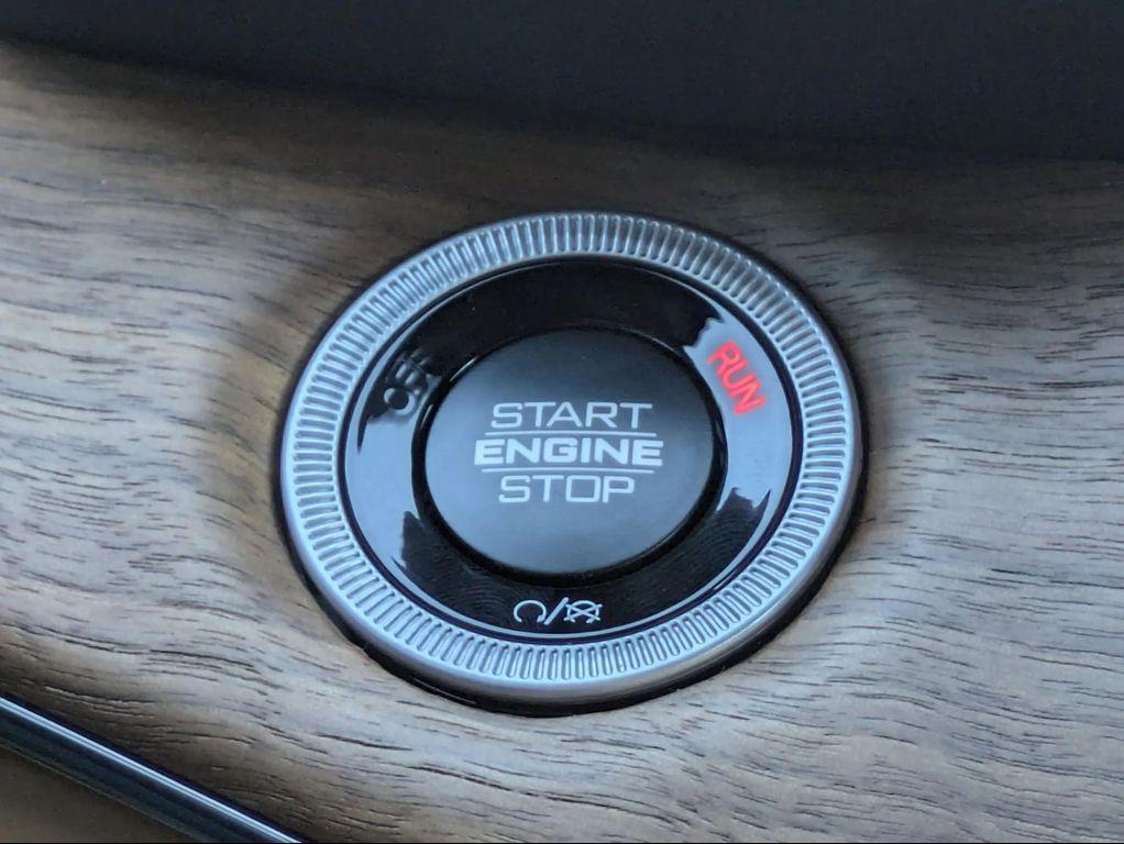 new 2025 Jeep Grand Cherokee car, priced at $64,329