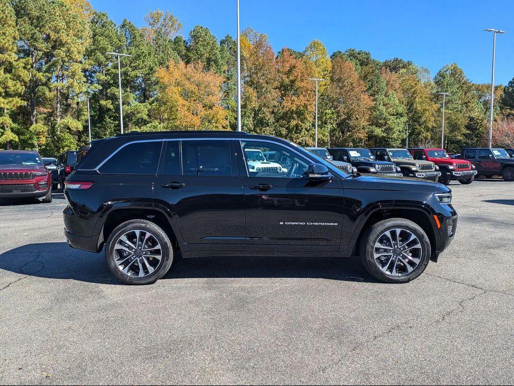 new 2025 Jeep Grand Cherokee car, priced at $60,951