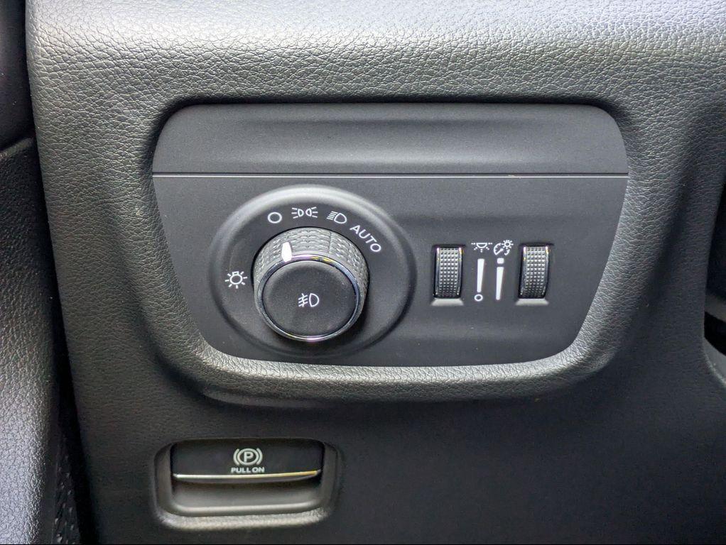 new 2025 Jeep Grand Cherokee car, priced at $53,105