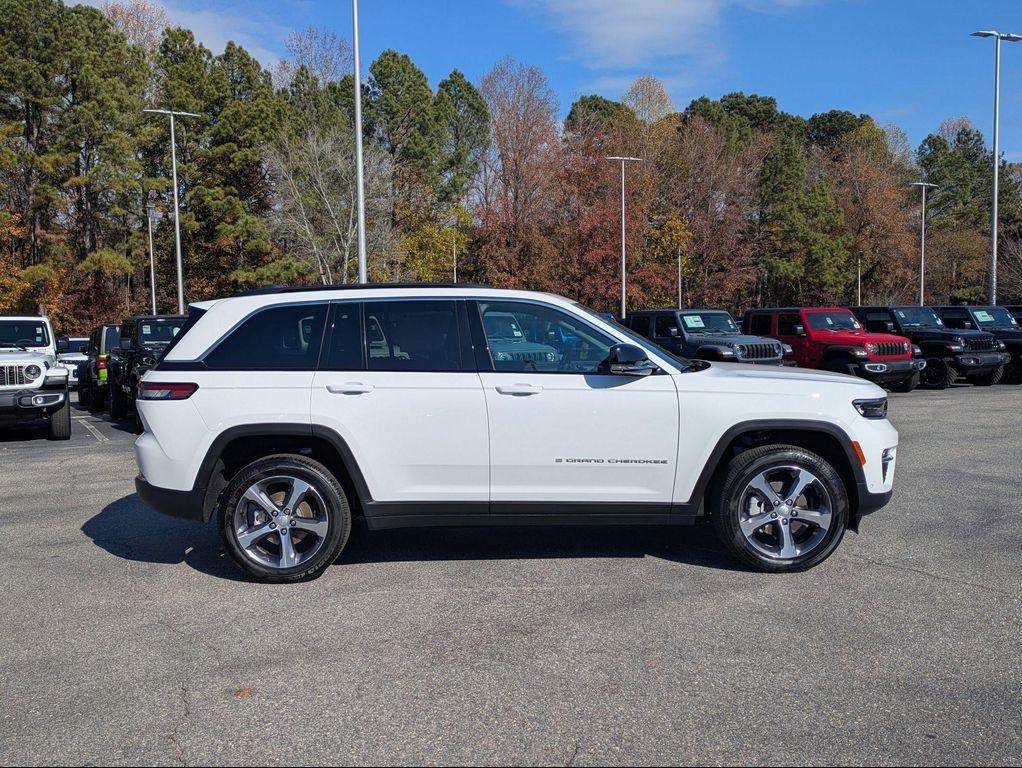new 2025 Jeep Grand Cherokee car, priced at $53,105