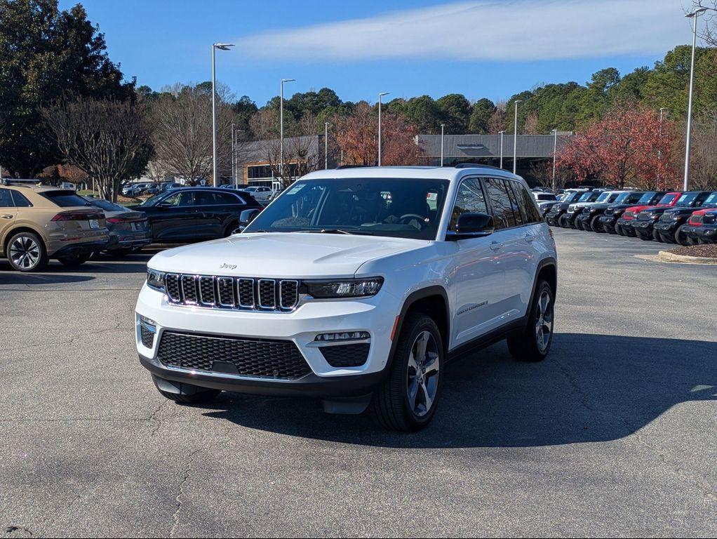 new 2025 Jeep Grand Cherokee car, priced at $53,105