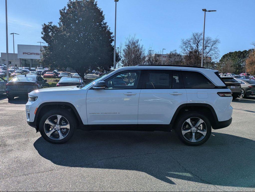 new 2025 Jeep Grand Cherokee car, priced at $53,105