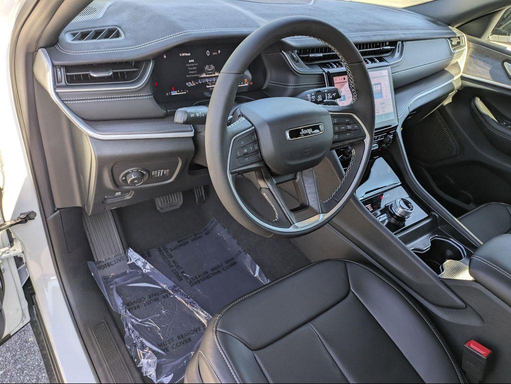 new 2025 Jeep Grand Cherokee car, priced at $53,105