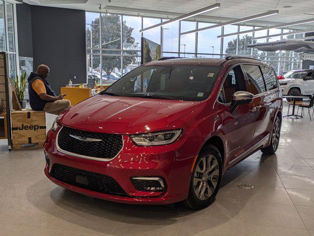 new 2025 Chrysler Pacifica car, priced at $58,987