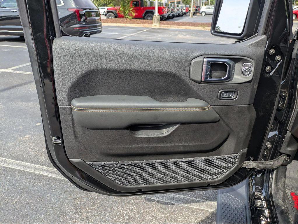 new 2025 Jeep Gladiator car, priced at $48,813