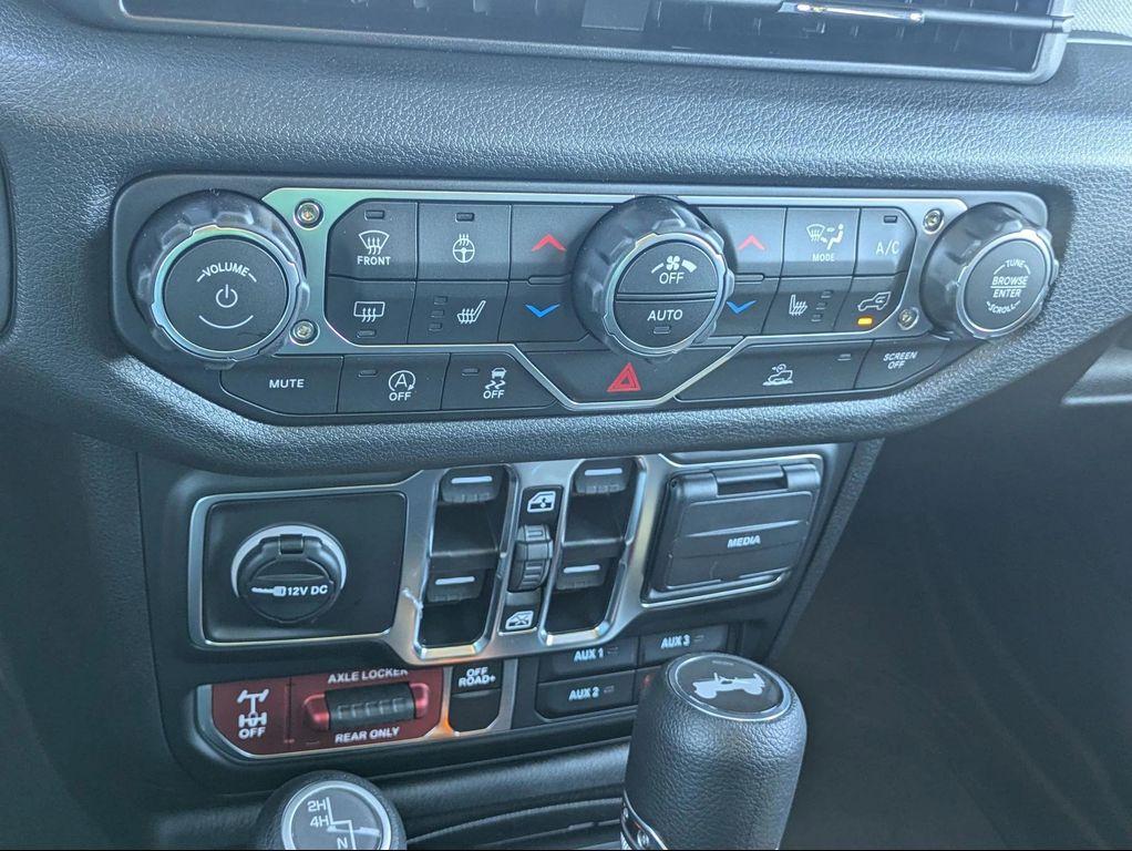 new 2026 Jeep Wrangler car, priced at $53,427