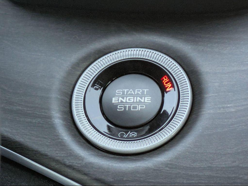 new 2025 Jeep Grand Cherokee car, priced at $50,736