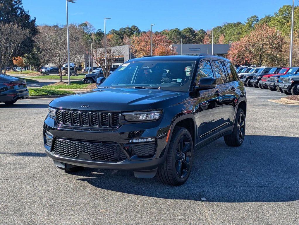 new 2025 Jeep Grand Cherokee car, priced at $48,737