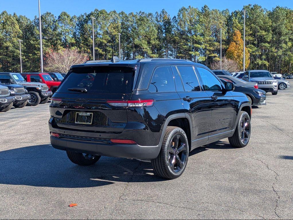 new 2025 Jeep Grand Cherokee car, priced at $50,736
