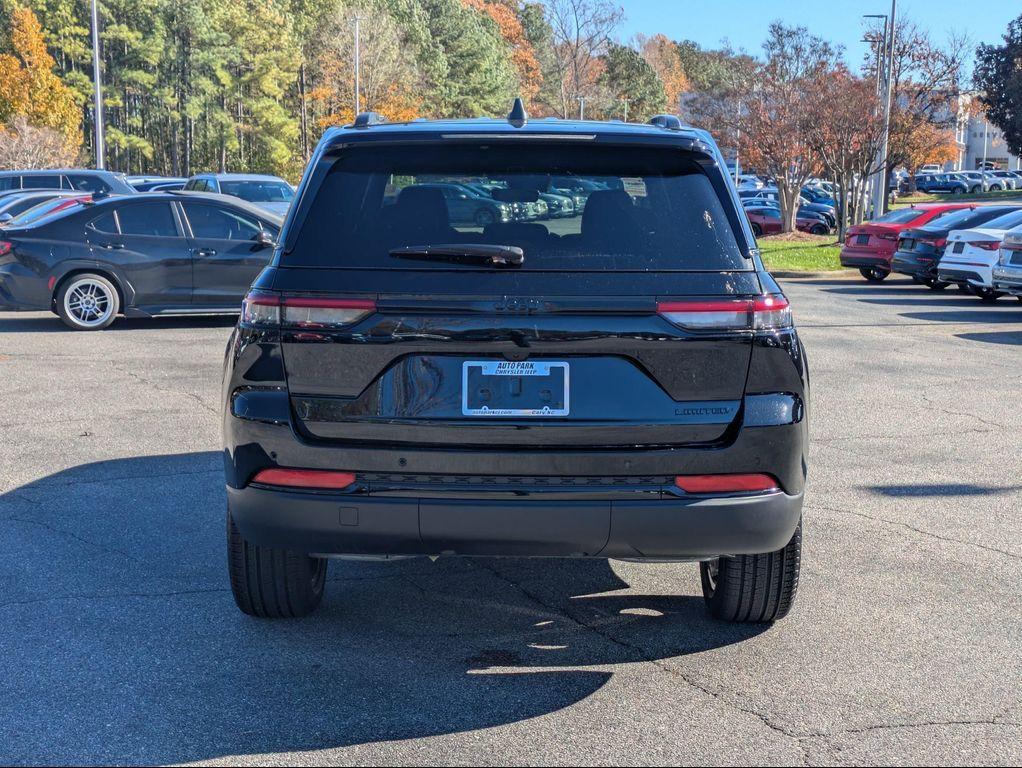 new 2025 Jeep Grand Cherokee car, priced at $50,736