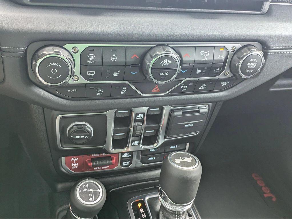 new 2025 Jeep Wrangler car, priced at $62,859