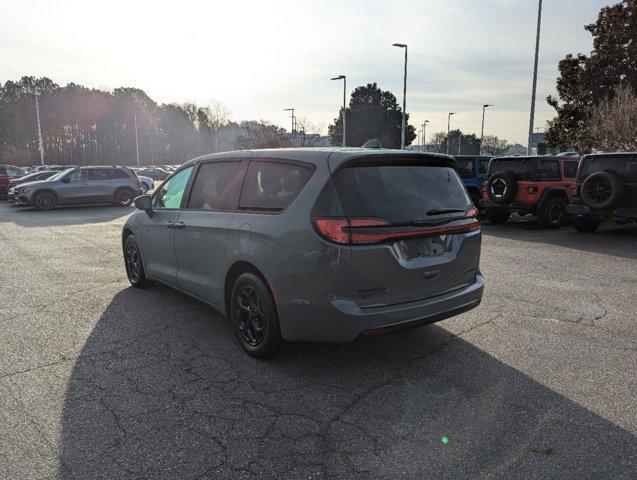 used 2022 Chrysler Pacifica Hybrid car, priced at $32,577