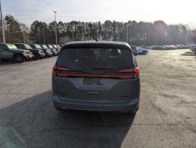 used 2022 Chrysler Pacifica Hybrid car, priced at $32,577