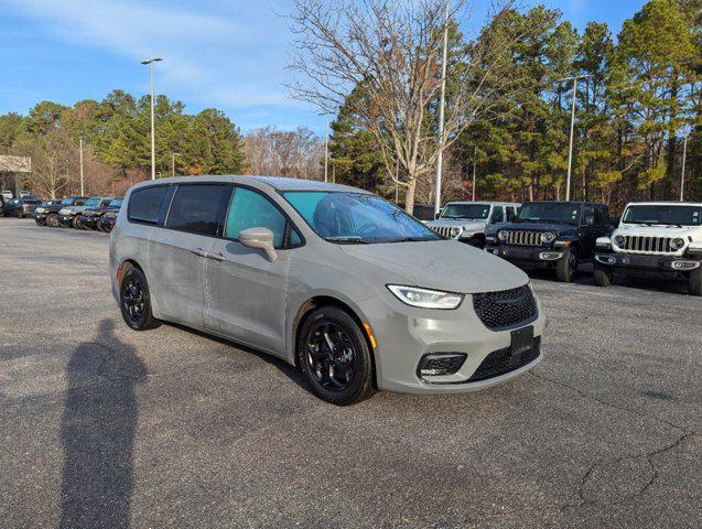 used 2022 Chrysler Pacifica Hybrid car, priced at $32,577