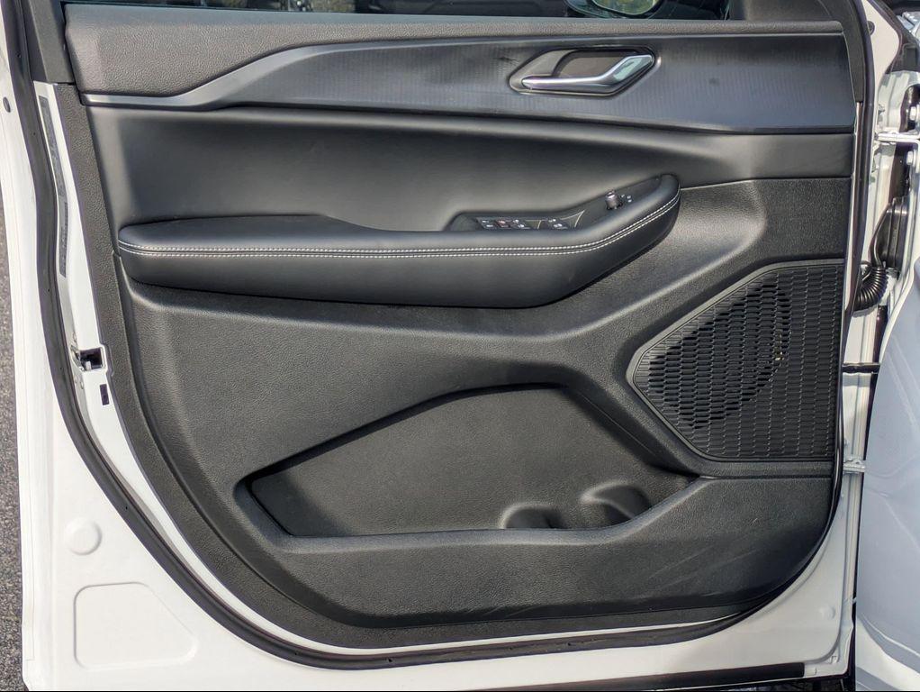 new 2025 Jeep Grand Cherokee L car, priced at $47,942