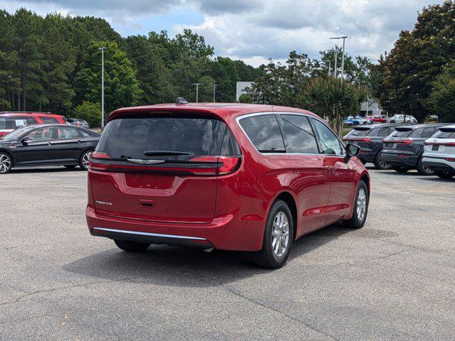new 2025 Chrysler Pacifica car, priced at $44,023