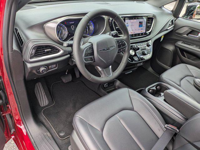 new 2025 Chrysler Pacifica car, priced at $44,023