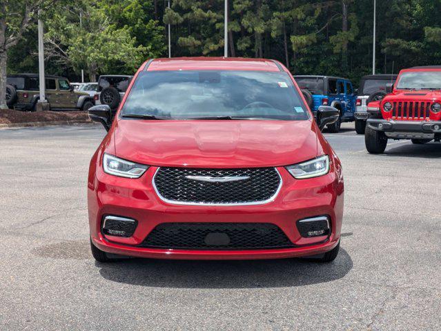 new 2025 Chrysler Pacifica car, priced at $44,023