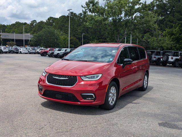 new 2025 Chrysler Pacifica car, priced at $44,023