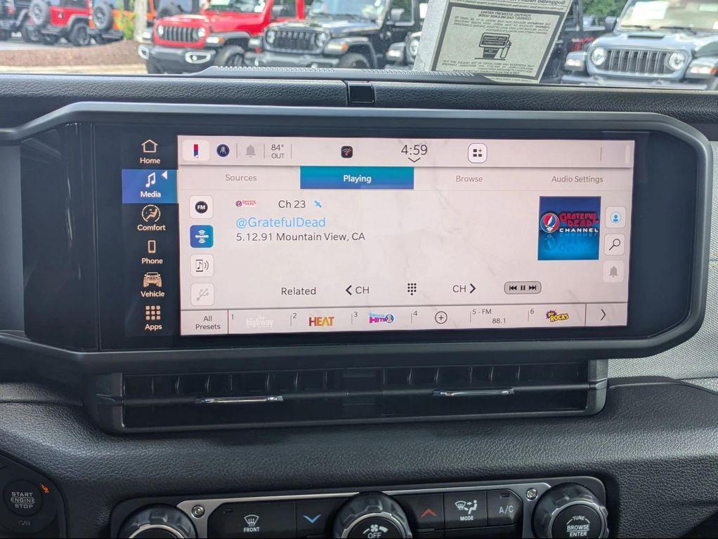 new 2025 Jeep Gladiator car, priced at $46,934