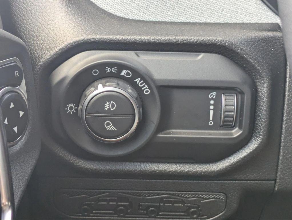 new 2025 Jeep Gladiator car, priced at $46,934