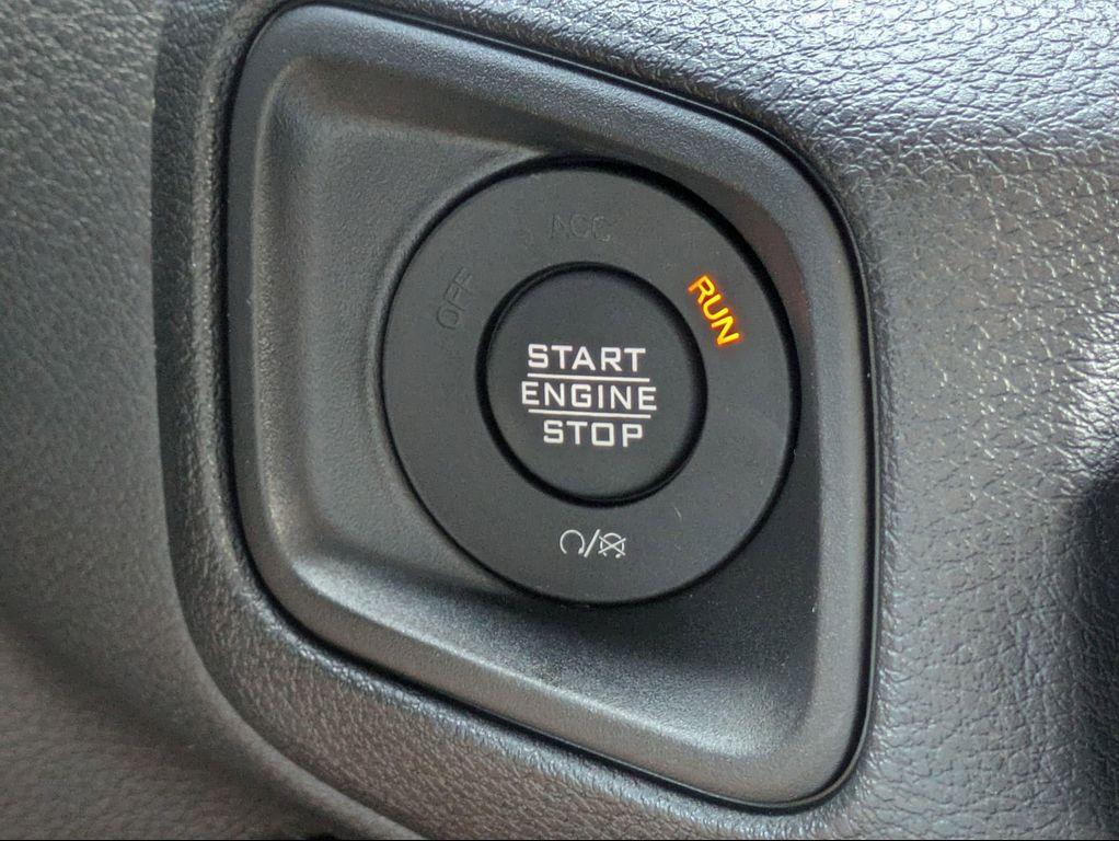 new 2025 Jeep Gladiator car, priced at $46,934