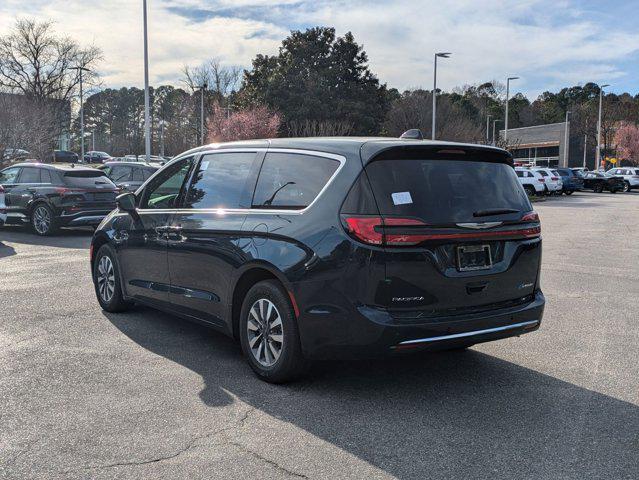 new 2025 Chrysler Pacifica Hybrid car, priced at $55,083