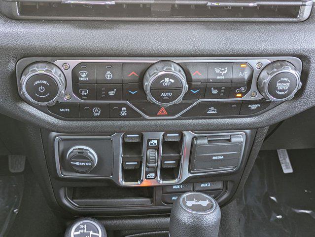 new 2025 Jeep Wrangler car, priced at $45,870
