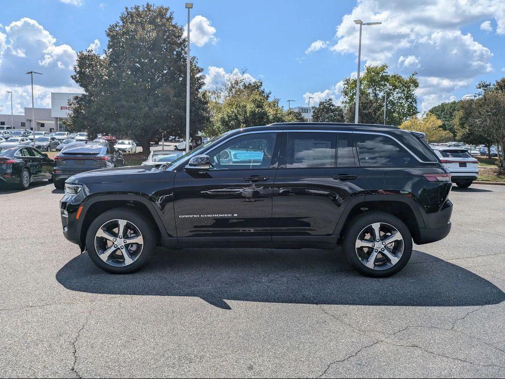 new 2025 Jeep Grand Cherokee car, priced at $48,193