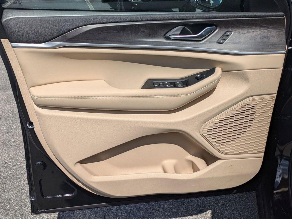 new 2025 Jeep Grand Cherokee car, priced at $48,193