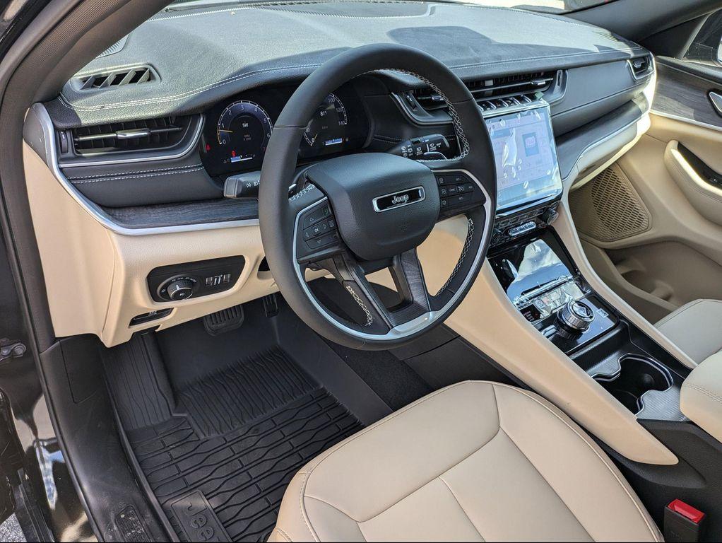 new 2025 Jeep Grand Cherokee car, priced at $48,193