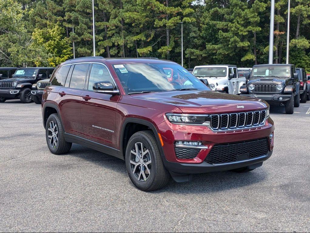 new 2025 Jeep Grand Cherokee car, priced at $47,032