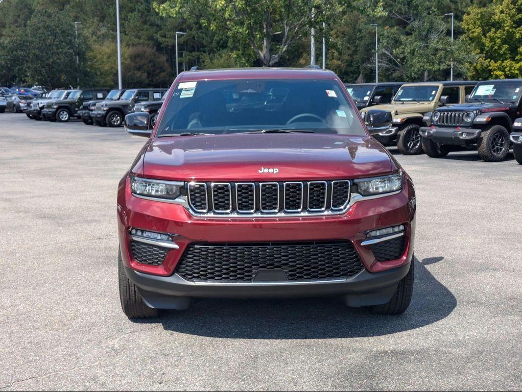 new 2025 Jeep Grand Cherokee car, priced at $47,032